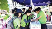 Activists at the launching ceremony of the 10th Green Consumption Campaign launched in HCMC on June 1, 2019 (Photo: SGGP)