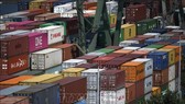 Hàng hóa được xếp tại cảng ở Dortmund, miền Tây Đức. Ảnh: AFP/TTXVN