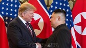Tổng thống Mỹ Donald Trump trong cuộc gặp thượng đỉnh với Nhà lãnh đạo Triều Tiên Kim Jong-un tại Hà Nội ngày 27-2-2019. Ảnh: AFP/TTXVN