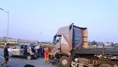 Hủy 2 bản án sơ thẩm và phúc thẩm vụ án xe container đâm vào xe Innova đi lùi trên cao tốc