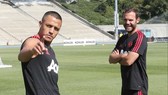 Alexis Sanchez khá thoải mái sau khi hội quân. Ảnh: The Sun