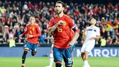 Sergio Ramos ghi bàn ấn định chiến thắng cho Tây Ban Nha. Ảnh: Getty Images