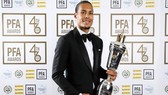 Virgil van Dijk là hậu vệ đầu tiên được vinh danh kể từ năm 2005. Ảnh: Getty Images