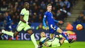 Jamie Vardy trong một lần “giật sập” hệ thống phòng ngự Man.City. Ảnh: Getty Images
