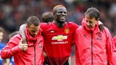 Eric Bailly nghỉ đến hết năm là cú sốc đầu tiên của Quỷ đỏ ở mùa này. Ảnh: Getty Images
