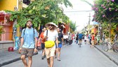 Du khách quốc tế tham quan Hội An