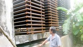 Ông Bùi Thiện Dân bị hàng xóm là ông Nguyễn Hồng Nhẫn ngang nhiên chiếm dụng khoảng 230m2 mặt tiền