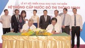 Đại diệm công ty Rynan Technologies Vietnam và Công ty CP Cấp nước Thủ Đức ký kết hợp tác thí điểm hệ thống cấp nước thông minh