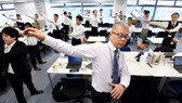 Tập thể dục giữa giờ, tại sao không?