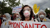 Người biểu tình ở thủ đô Paris của Pháp ngày 18-5. Ảnh: REUTERS