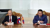 Tổng thống Mông Cổ Khaltmaagiin Battulga (phải) và Tổng thống Nga Vladimir Putin trong cuộc gặp tại Ulan Bator, Mông Cổ, ngày 3-9-2019. Ảnh: TTXVN