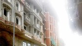 Phạt cứ phạt, xây vẫn cứ xây