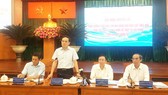 Phó Bí thư Thường trực Thành ủy TPHCM Trần Lưu Quang phát biểu chỉ đạo tại hội nghị về công tác quản lý trật tự xây dựng của quận 10. Ảnh: HOÀI NAM