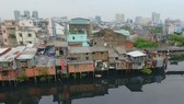 Giải pháp cấp bách di dời nhà ven và trên kênh rạch
