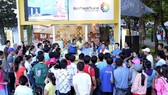 Nhộn nhịp khách săn tour khuyến mãi