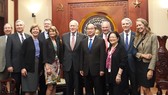 Bí thư Thành ủy TPHCM Nguyễn Thiện Nhân tiếp đoàn Thượng nghị viện Hoa Kỳ. Ảnh: VOH