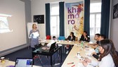 Một buổi học dành cho người Việt Nam. (Ảnh: Vietnam+)