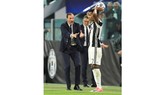 Massimiliano Allegri luôn thúc giục học trò chơi hết mình.