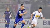 Bình Dương (áo xanh) trong trận thắng Hoàng Anh Gia Lai 4 - 1. Ảnh: NGUYỄN NHÂN