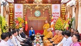 Hòa thượng Thích Thanh Nhiễu phát biểu cảm ơn Chủ tịch Quốc hội Nguyễn Thị Kim Ngân đã tới thăm, chúc mừng. Ảnh: quochoi