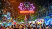 Hanoians enjoy early mid-autumn festival