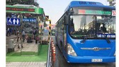 Cần có xe buýt đón khách theo yêu cầu và các trạm xe đạp