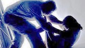 Bắt kẻ lợi dụng truyền dịch để dâm ô trẻ em