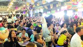 Đằng sau son phấn lô tô