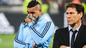 Dimitri Payet rơi nước mắt bên cạnh HLV Andy Garcia.