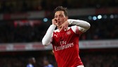 Mesut Oezil đã chọn Arsenal là nhà của mình