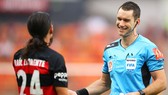 Trọng tài ngưới Aiustralia Jarred Gillett sẽ thổi ở Premier League.