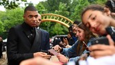 Kylian Mbappe đang là điểm nóng trên thị trường chuyển nhượng