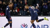 Neymar và Kylian Mbappe trong đội hình PSG