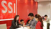 Hàng trăm mã tăng giá phiên giao dịch đầu Xuân Kỷ Hợi Hàng trăm mã tăng giá phiên giao dịch đầu Xuân Kỷ Hợi