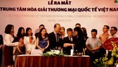 Ra mắt trung tâm hòa giải thương mại đầu tiên tại Việt Nam Ra mắt trung tâm hòa giải thương mại đầu tiên tại Việt Nam