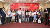 Việt Hưng Phát trao hàng trăm sổ hồng Dự án Diamond City
