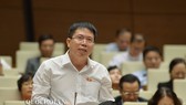 ĐB Nguyễn Văn Hiển (Lâm Đồng) phát biểu tại phiên họp sáng ngày 19-11