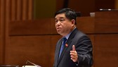 Bộ trưởng Bộ Kế hoạch và Đầu tư Nguyễn Chí Dũng đã phát biểu làm rõ thêm về việc phân bổ và sử dụng nguồn vốn dự phòng