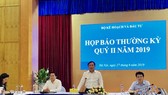 Thứ trưởng Bộ Kế hoạch và Đầu tư Vũ Đại Thắng chủ trì cuộc họp báo sáng 27-6