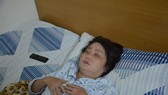 Một trong 2 nạn nhân bị hành hung nhập viện. Ảnh: C.T
