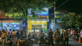 Công an khám nghiệm một vụ cướp tiệm vàng trước đó. Ảnh: N.P