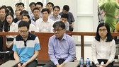 Các bị cáo tại phiên xét xử.