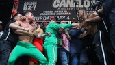 Canelo suýt choảng Jacobs