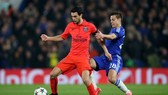 Javier Pastore (trái, PSG) trong trận gặp Chelsea ở Champions League. Ảnh Getty Images.