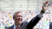 Giới bóng đá cầu mong Sir Alex khỏe lại.
