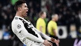 Cristiano Ronaldo thoát án treo giò sau màn ăn mừng tục tĩu