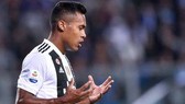 Alex Sandro trong màu áo Juventus.