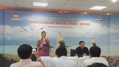 Phó Chủ tịch Ủy ban MTTQ Việt Nam TP Triệu Lệ Khánh phát biểu tại buổi họp báo