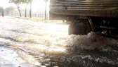 Nhiều tuyến đường Cần Thơ ngập nặng sáng 10-9