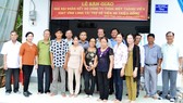 Lễ bàn giao nhà đại đoàn kết